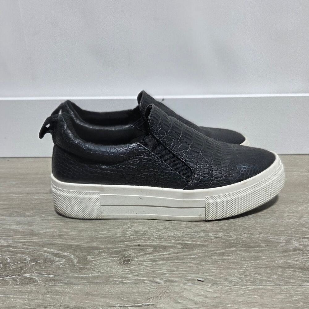 lulus Cassay Black Vegan Crocodile Embossed Platform Slip on Sneakers Size 5